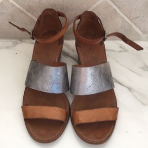 Madewell silver and tan heeled sandal